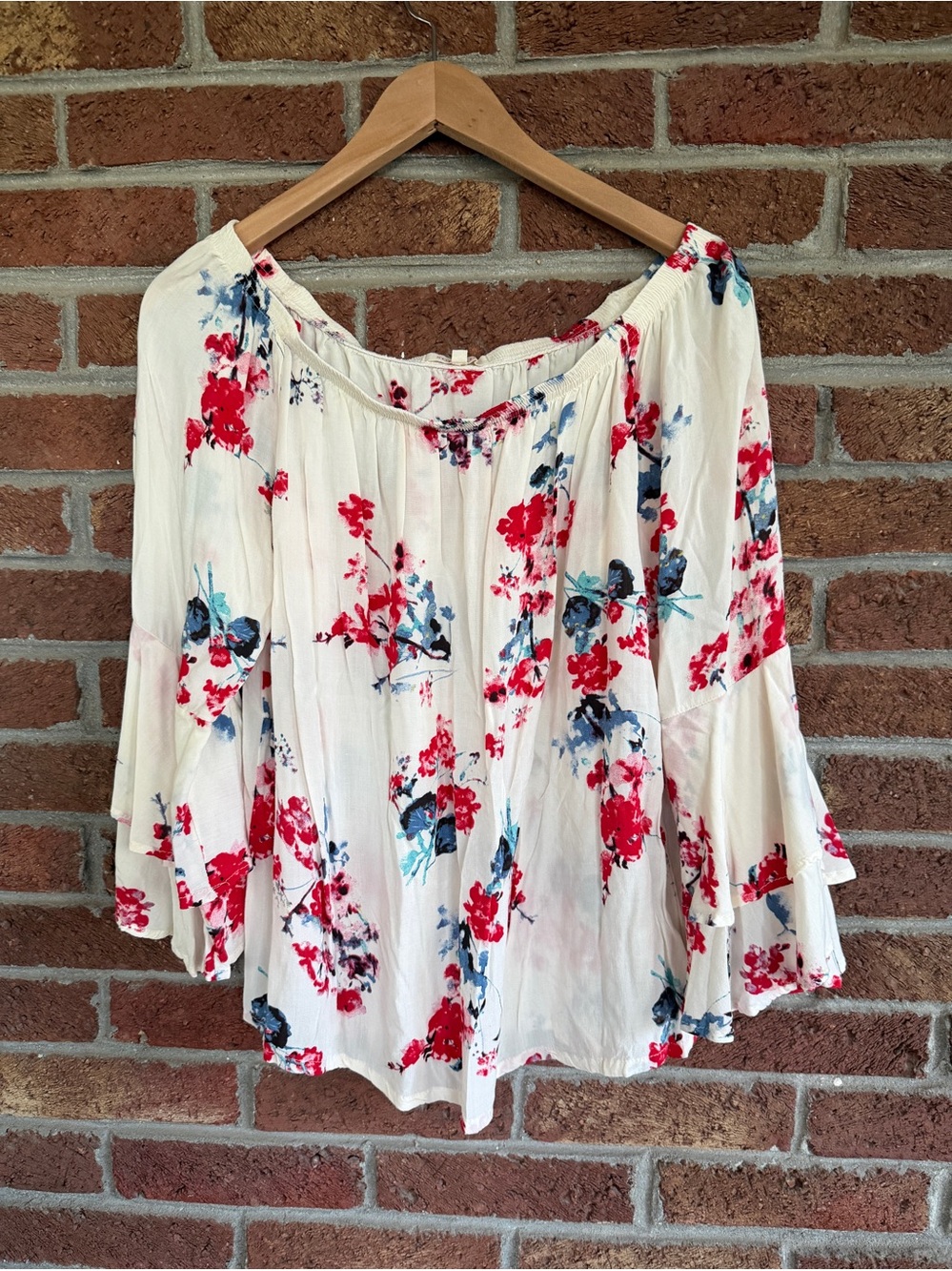 solitair shirt.  ladies medium.  red white.  floral.  loose.
